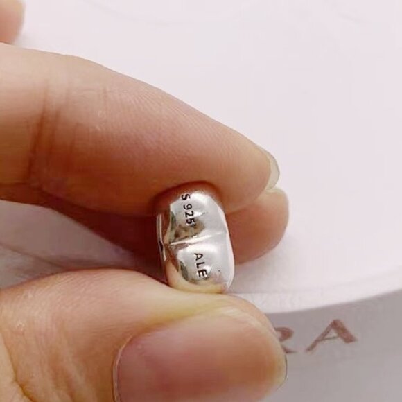 "Pandora True Friends CAHRM Friends are Stronger Together Stronger Together" - Picture 3 of 3